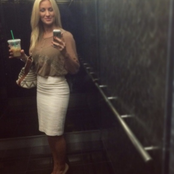 Meet your Posher, Lacey - Picture 3 of 3